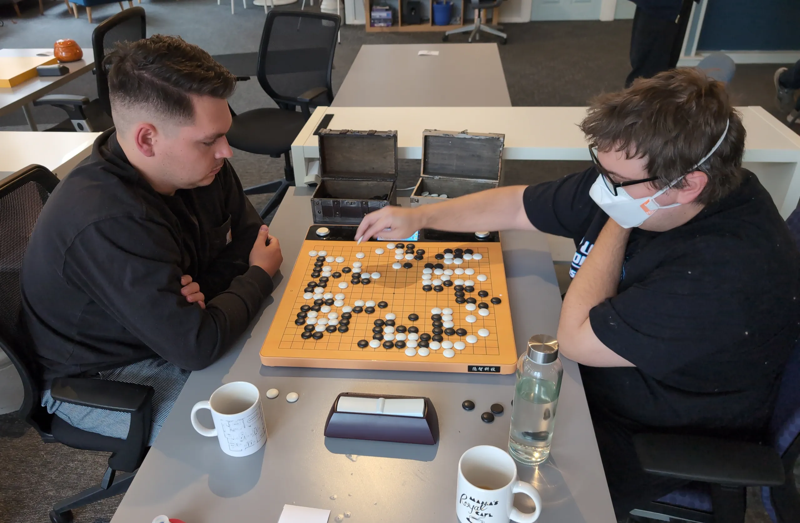 Aaron Pettengil (white) vs Glen Gallik (black).